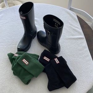 Hunter Rain boots and 2 liners (green and black)